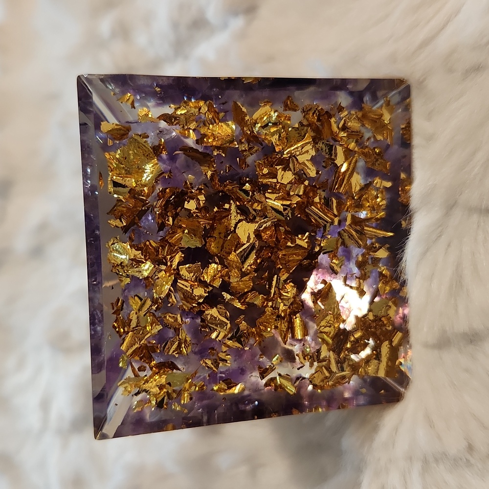 Crystal Pyramid - Picture 4 of 4